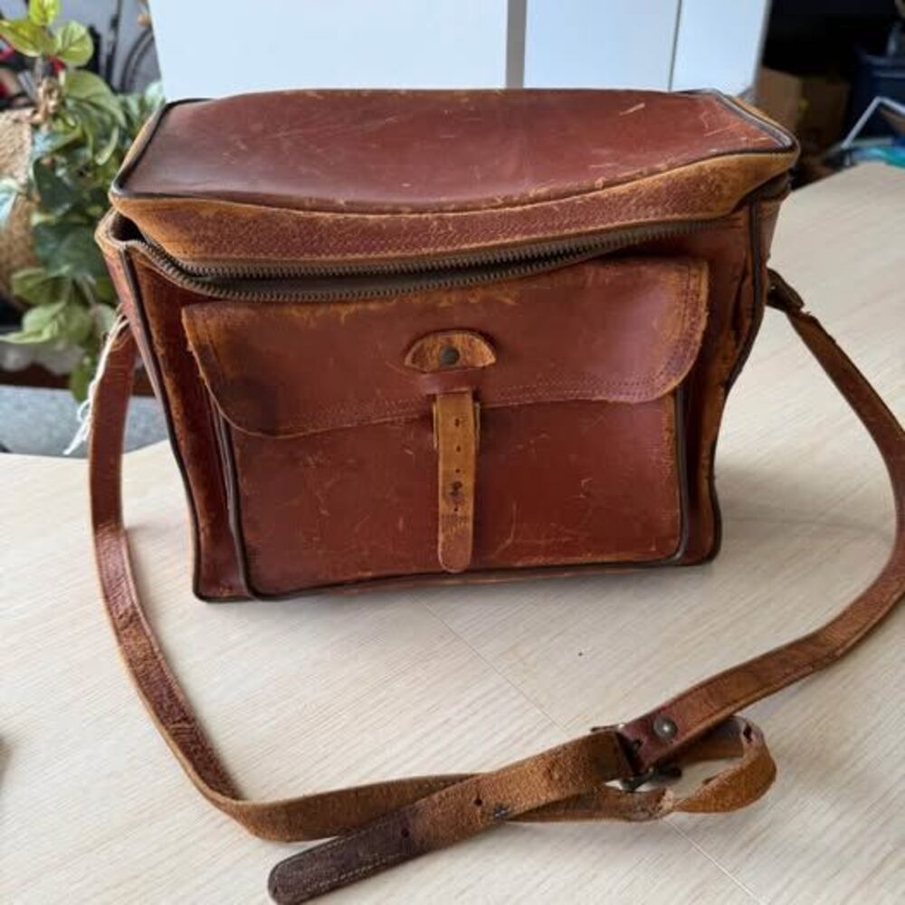 Mid-Century Frederick & Nelson Seattle Leather Camera Bag Brass Hardware